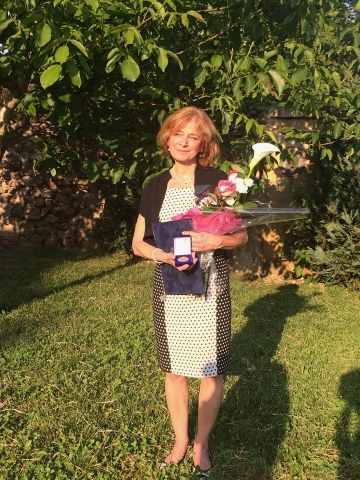 Veres Mária Ildikó, a 2017. év Szatmári Emlékdíj díjazottja a köszöntés után