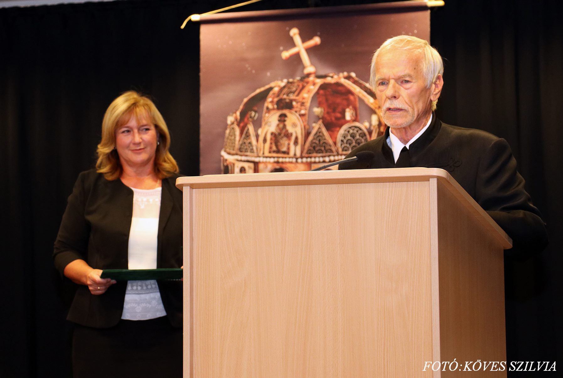 Janits Béla a díj átadása után megköszöni a laudációt 2018. augusztus 20.